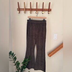 Aerie Groove-On Rib Velour Flare Pant - olive - medium